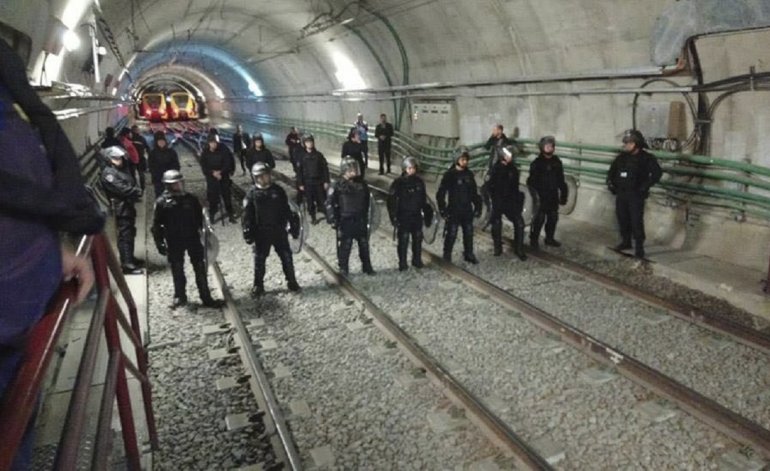 Basta de reprimir. Libertad a trabajadores y delegados del Subte